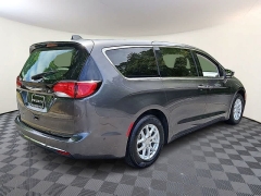 Used 2020  Chrysler Pacifica 4d Wagon Touring at CarloanExpress&period;Com near Hampton&comma; VA