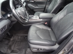 Used 2023  Toyota Highlander FWD &lpar;Natl&rpar; at CarloanExpress&period;Com near Hampton&comma; VA
