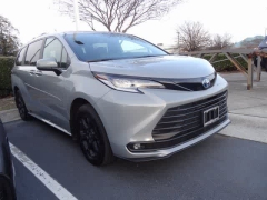 Used 2025  Toyota Sienna AWD 7-Passenger &lpar;Natl&rpar; at CarloanExpress&period;Com near Hampton&comma; VA