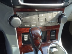 Used 2013  Toyota Highlander 4d SUV AWD Limited at CarloanExpress&period;Com near Hampton&comma; VA