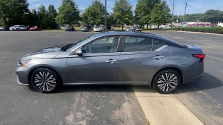 Used 2023  Nissan Altima 2.5 SV Sedan at CarloanExpress.Com near Hampton, VA