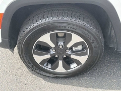 Used 2024  Jeep Grand Cherokee 4xe 4x4 at CarloanExpress&period;Com near Hampton&comma; VA