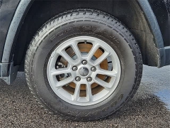 Used 2020  Jeep Grand Cherokee Laredo E 4x4 at CarloanExpress.Com near Hampton, VA