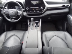 Used 2020  Toyota Highlander 4d SUV AWD Platinum at CarloanExpress.Com near Hampton, VA