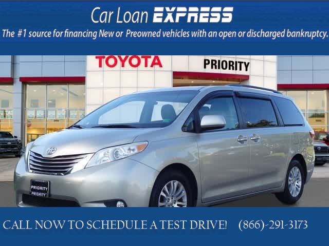 Used 2016  Toyota Sienna 5dr Van FWD (Natl) at CarloanExpress.Com near Hampton, VA