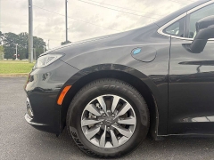 Used 2023  Chrysler Pacifica Hybrid Touring L FWD at CarloanExpress&period;Com near Hampton&comma; VA