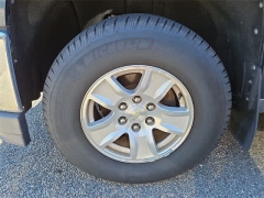 Used 2017  Chevrolet Silverado 1500 2WD Crew Cab 143.5" LT w/1LT at CarloanExpress.Com near Hampton, VA