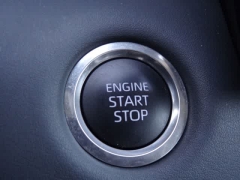 Used 2025  Toyota Highlander FWD &lpar;Natl&rpar; at CarloanExpress&period;Com near Hampton&comma; VA
