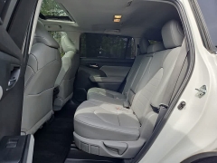 Used 2022  Toyota Highlander XLE AWD at CarloanExpress&period;Com near Hampton&comma; VA