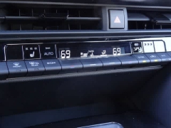 Used 2024  Toyota Crown AWD &lpar;Natl&rpar; at CarloanExpress&period;Com near Hampton&comma; VA