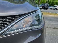Used 2020  Chrysler Pacifica 4d Wagon Touring at CarloanExpress&period;Com near Hampton&comma; VA