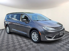 Used 2020  Chrysler Pacifica 4d Wagon Touring at CarloanExpress&period;Com near Hampton&comma; VA