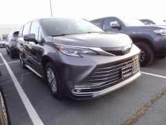 Used 2023  Toyota Sienna Platinum AWD 7-Passenger at CarloanExpress&period;Com near Hampton&comma; VA