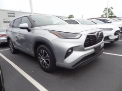 Used 2022  Toyota Highlander XLE AWD at CarloanExpress&period;Com near Hampton&comma; VA