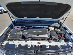 Used 2022  Chevrolet Colorado 4WD Crew Cab 128" Z71 at CarloanExpress.Com near Hampton, VA