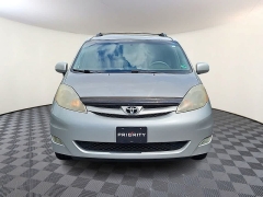 Used 2010  Toyota Sienna 5dr 7-Pass Van XLE FWD &lpar;Natl&rpar; at CarloanExpress&period;Com near Hampton&comma; VA