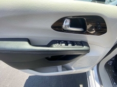 Used 2023  Chrysler Pacifica Hybrid Limited FWD at CarloanExpress.Com near Hampton, VA