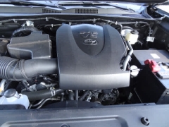 Used 2021  Toyota Tacoma 4WD Limited Double Cab 5ft Bed V6 AT at CarloanExpress&period;Com near Hampton&comma; VA
