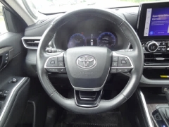 Used 2023  Toyota Highlander FWD &lpar;Natl&rpar; at CarloanExpress&period;Com near Hampton&comma; VA