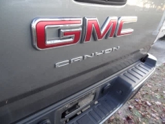 Used 2021  GMC Canyon 4WD Crew Cab 141" Elevation at CarloanExpress.Com near Hampton, VA