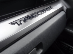 Used 2025  Toyota Tacoma 4WD Double Cab Bed &lpar;Natl&rpar; at CarloanExpress&period;Com near Hampton&comma; VA