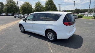 Used 2025  Chrysler Pacifica Select FWD at CarloanExpress&period;Com near Hampton&comma; VA