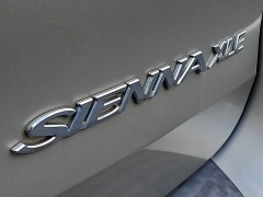 Used 2010  Toyota Sienna 5dr 7-Pass Van XLE FWD &lpar;Natl&rpar; at CarloanExpress&period;Com near Hampton&comma; VA