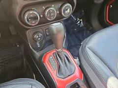 Used 2016  Jeep Renegade 4d SUV 4WD Trailhawk at CarloanExpress&period;Com near Hampton&comma; VA
