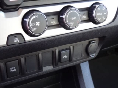 Used 2023  Toyota Tacoma 2WD Double Cab 5' Bed I4 AT &lpar;Natl&rpar; at CarloanExpress&period;Com near Hampton&comma; VA