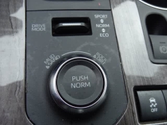 Used 2020  Toyota Highlander 4d SUV AWD Platinum at CarloanExpress.Com near Hampton, VA