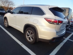 Used 2015  Toyota Highlander 4d SUV AWD XLE at CarloanExpress.Com near Hampton, VA