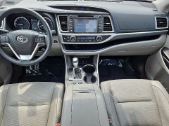 Used 2019  Toyota Highlander Limited V6 AWD &lpar;Natl&rpar; at CarloanExpress&period;Com near Hampton&comma; VA