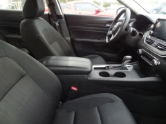 Used 2025  Nissan Altima SV FWD at CarloanExpress&period;Com near Hampton&comma; VA