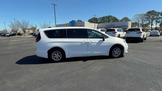 Used 2024  Chrysler Pacifica Touring L FWD at CarloanExpress&period;Com near Hampton&comma; VA