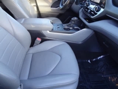 Used 2023  Toyota Highlander FWD &lpar;Natl&rpar; at CarloanExpress&period;Com near Hampton&comma; VA