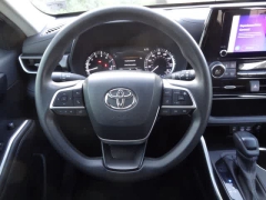 Used 2023  Toyota Highlander FWD &lpar;Natl&rpar; at CarloanExpress&period;Com near Hampton&comma; VA