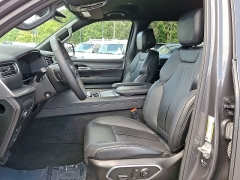 Used 2024  Jeep Wagoneer L Series II 4x4 at CarloanExpress&period;Com near Hampton&comma; VA