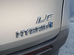 Used 2021  Toyota Sienna LE FWD 8-Passenger at CarloanExpress&period;Com near Hampton&comma; VA