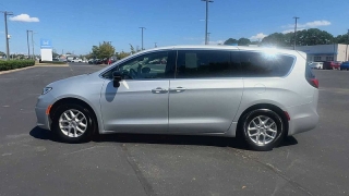 Used 2024  Chrysler Pacifica Touring L FWD at CarloanExpress.Com near Hampton, VA