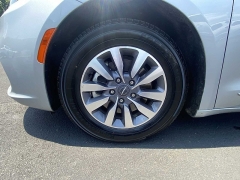 Used 2023  Chrysler Pacifica Hybrid Limited FWD at CarloanExpress.Com near Hampton, VA