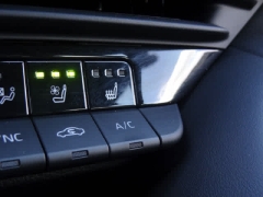 Used 2025  Toyota Crown Signia AWD &lpar;Natl&rpar; at CarloanExpress&period;Com near Hampton&comma; VA