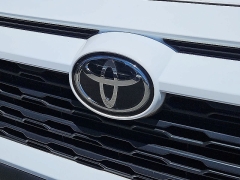 Used 2022  Toyota RAV4 XLE FWD at CarloanExpress&period;Com near Hampton&comma; VA