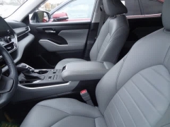 Used 2023  Toyota Highlander AWD &lpar;Natl&rpar; at CarloanExpress&period;Com near Hampton&comma; VA