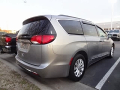 Used 2017  Chrysler Pacifica Touring-L FWD at CarloanExpress&period;Com near Hampton&comma; VA
