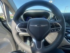 Used 2024  Chrysler Pacifica Touring L FWD at CarloanExpress.Com near Hampton, VA