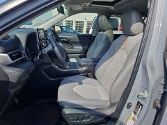 Used 2022  Toyota Highlander Hybrid Bronze Edition AWD at CarloanExpress&period;Com near Hampton&comma; VA