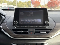 Used 2024  Nissan Altima 2.5 SV Sedan at CarloanExpress.Com near Hampton, VA