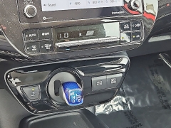 Used 2022  Toyota Prius AWD-e &lpar;Natl&rpar; at CarloanExpress&period;Com near Hampton&comma; VA