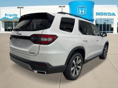 New 2025  Honda Pilot Touring AWD at CarloanExpress.Com near Hampton, VA