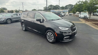 Used 2023  Chrysler Pacifica Hybrid Touring L FWD at CarloanExpress&period;Com near Hampton&comma; VA